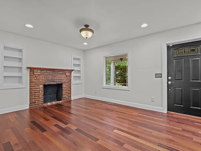 835 N Ashe St — Photo 29