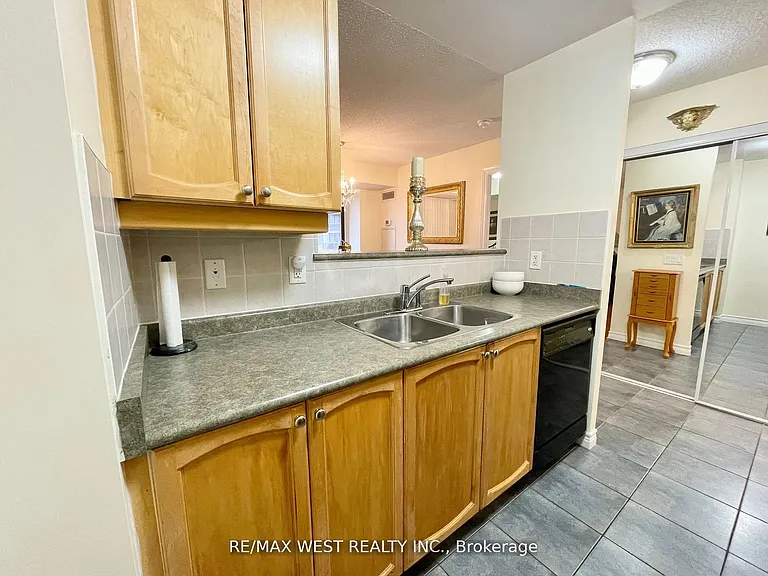 710 Humberwood Blvd #806 — Photo 7