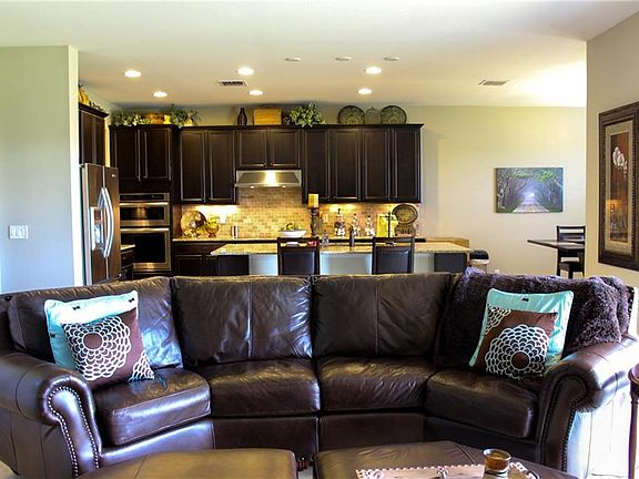 4th image of 1093 SW Scrub Oak Ave