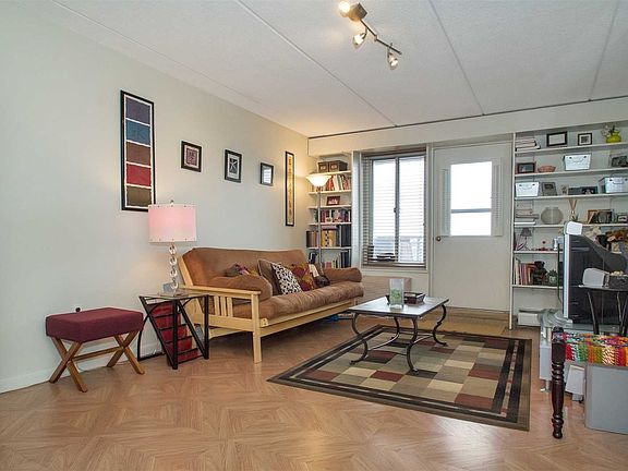 2nd image of 135 Post Ave APT 4Q