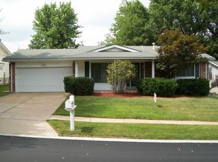 693 Twigwood Dr, Ballwin, MO 63021