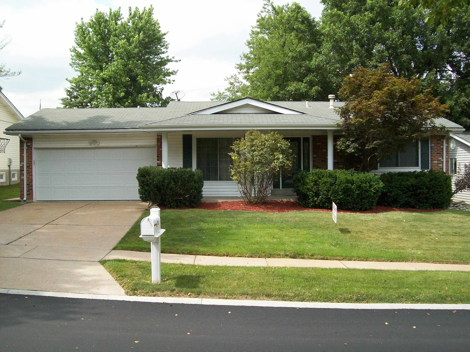 693 Twigwood Dr photo 1