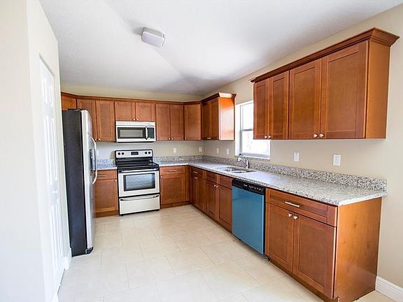5th image of 8722 N Orange Pl