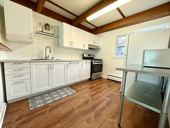 3rd image of 276 Main St APT 4C