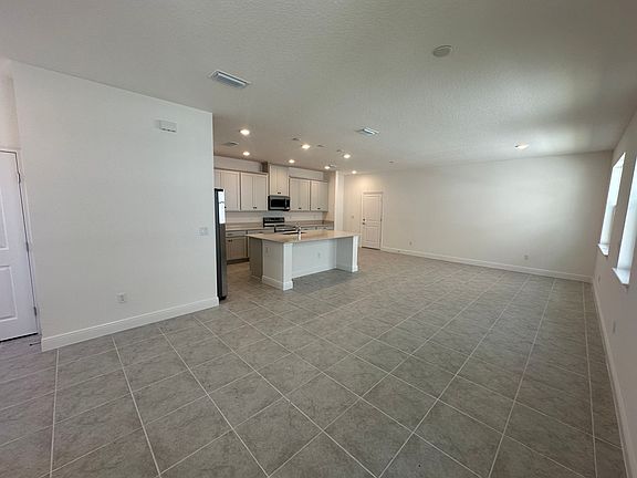 5th image of 3887 Knotty Pine St