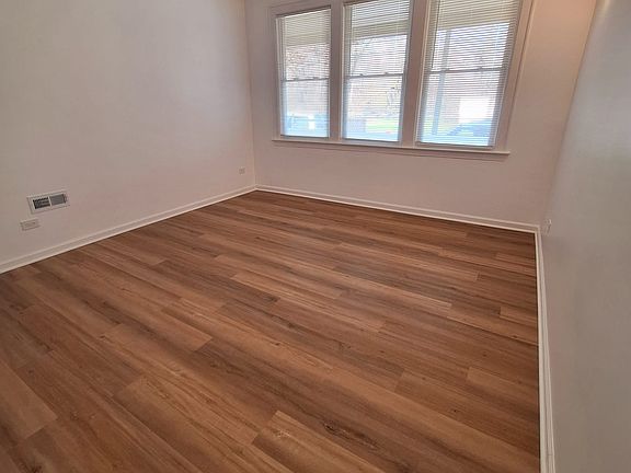 5th image of 8930 S Baltimore Ave #1