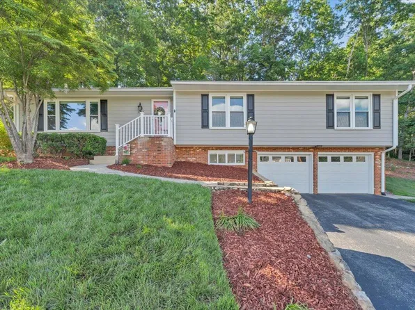 6132 Flamingo Dr, Roanoke, VA 24018