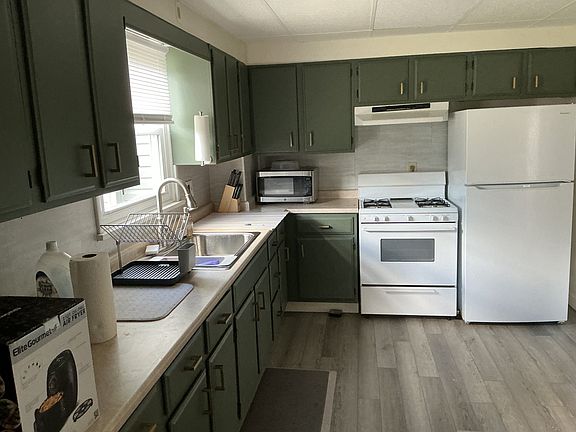 2nd image of 502 22nd Ave