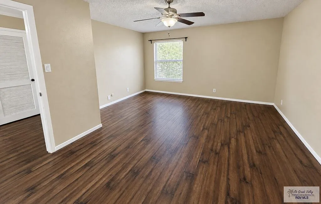 3 bed, 2.0 bath, 1420 sqft, $1,600 — Photo 4