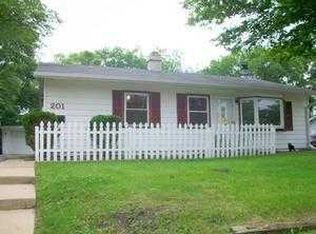 201 S Bartlett Rd, Streamwood, IL 60107