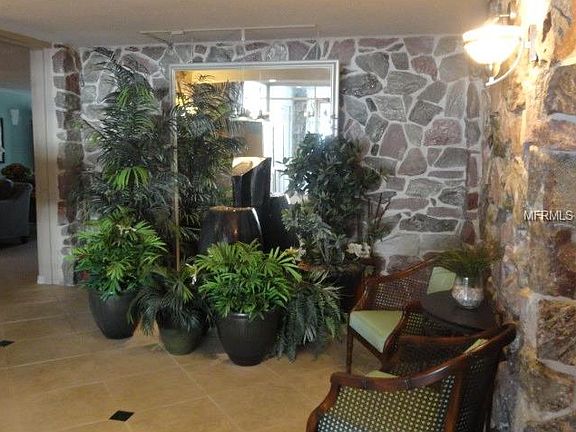 2nd image of 622 Edgewater Dr Unit 222