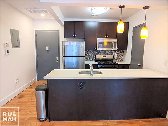 4th image of 25 Van Buren St #3E