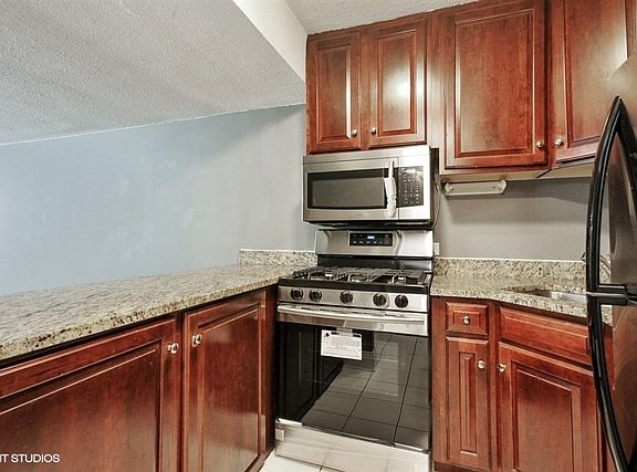 4th image of 230 E Ontario St APT 2103