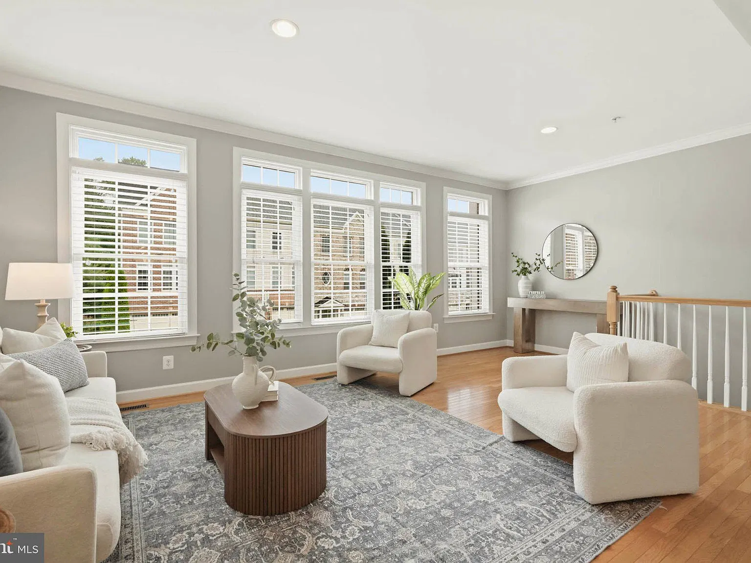 3 bed, 3.5 bath, 2980 sqft, $3,500 — Photo 3