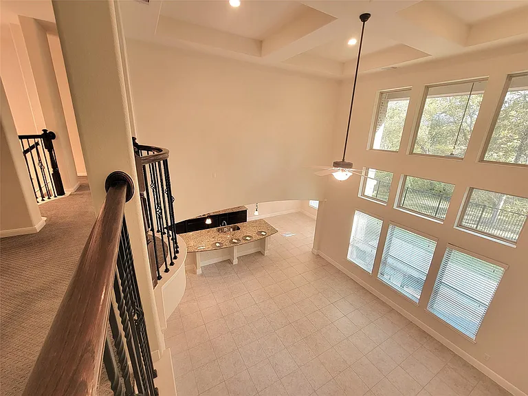 5822 Crawford Hill Ln — Photo 7