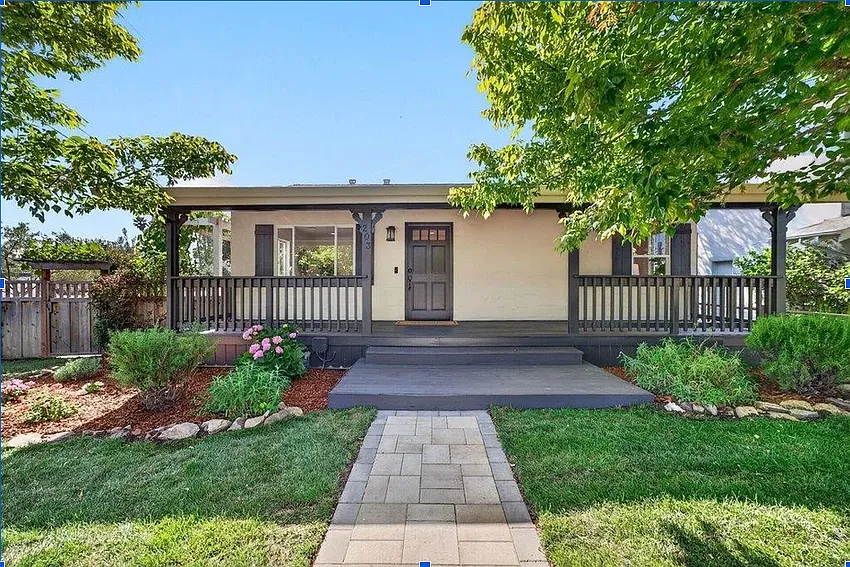 2 bed, 990 sqft, $3,650 — Photo 2