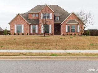 2536 Riverwater Ln, Fayetteville, AR 72703