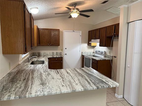 5th image of 1702 Newland Pl