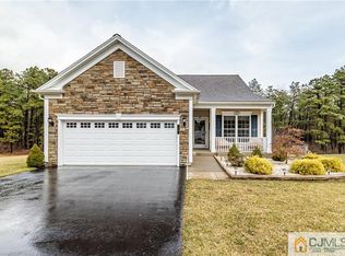 10 Gainsborough La, Manchester, NJ 08759