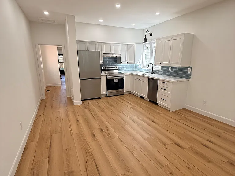 132 Hazelwood Ave — Photo 5