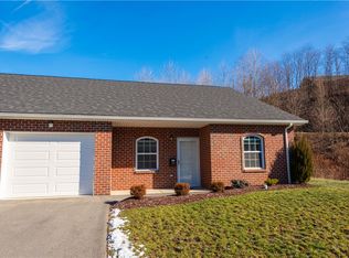 201 Adia Ln Unit 15, New Kensington, PA