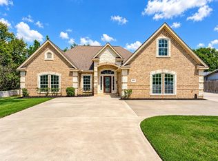 362 Smith St, Clute, TX 77531