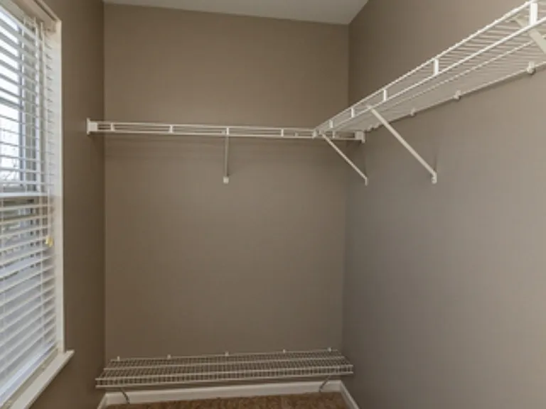 208 Comstock Dr — Photo 11