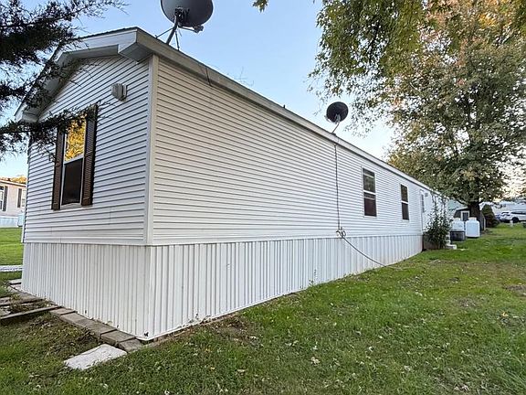 2nd image of 747 Willow Ln