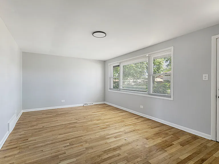 11610 S Aberdeen St — Photo 4