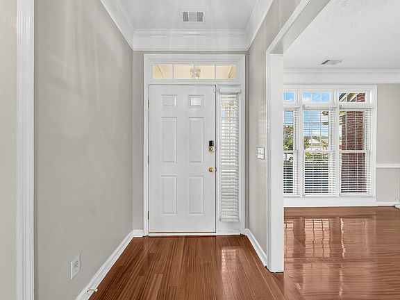 3rd image of 6813 Shamrock Ln