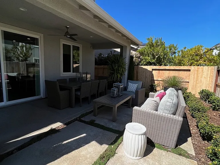 809 Cosmos Dr — Photo 11