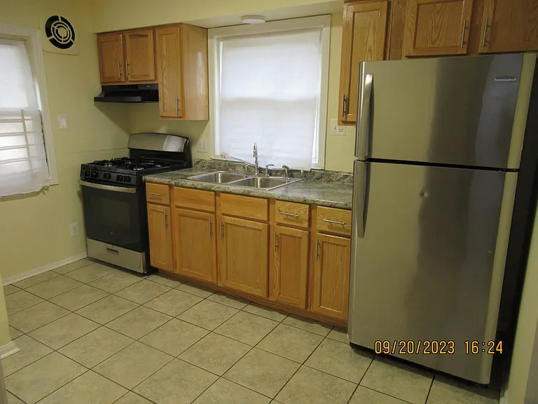 14118 Calumet Ave — Photo 7