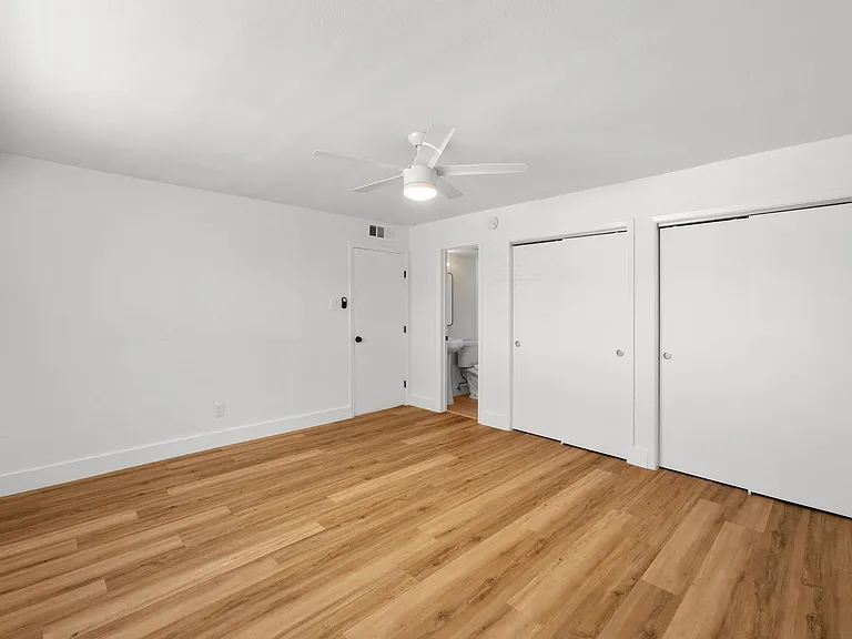 CrestHaus Apartments — Photo 31