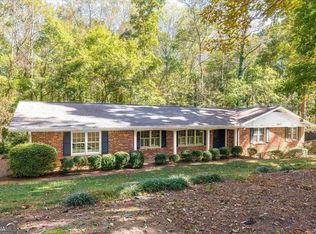2350 Oxbow Cir, Stone Mountain, GA 30087