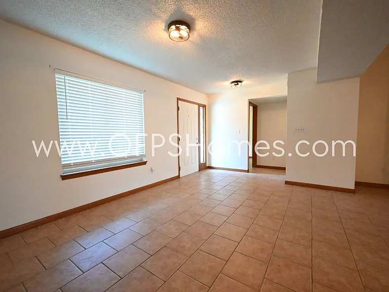3934 Balsam Dr — Photo 17