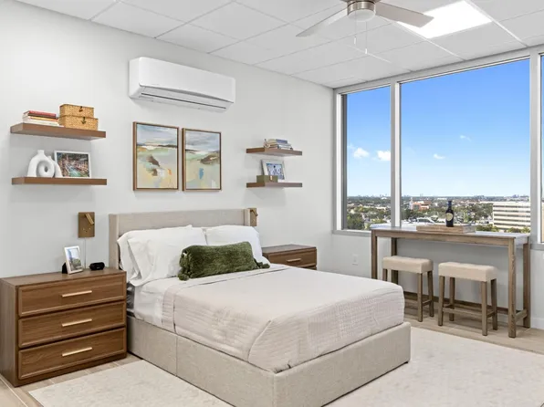 9800 Centre Pkwy #1005, Houston, TX 77036