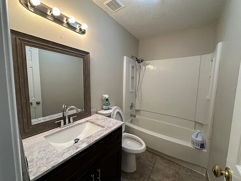 220 Bedford St — Photo 11