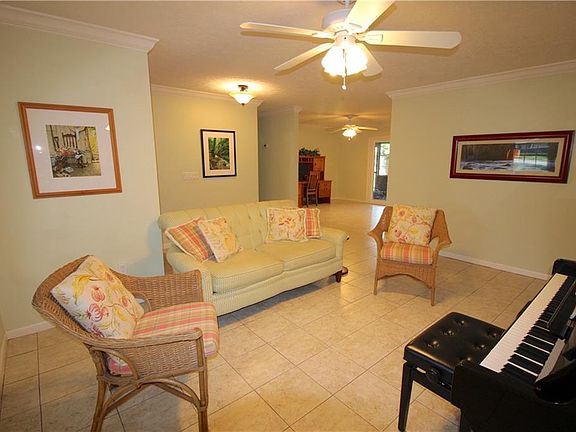 3rd image of 2404 Burlwood Dr