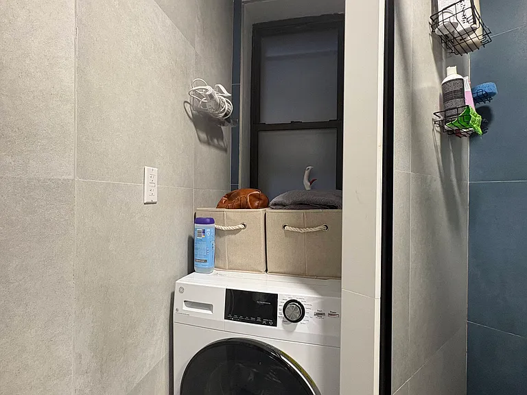 254 W 15th St #2C — Photo 8