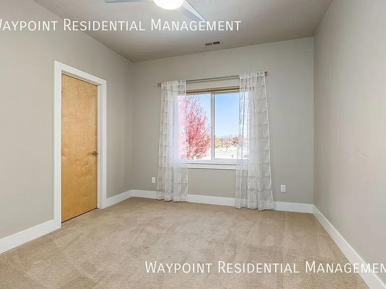 1415 E Lone Creek Dr — Photo 33