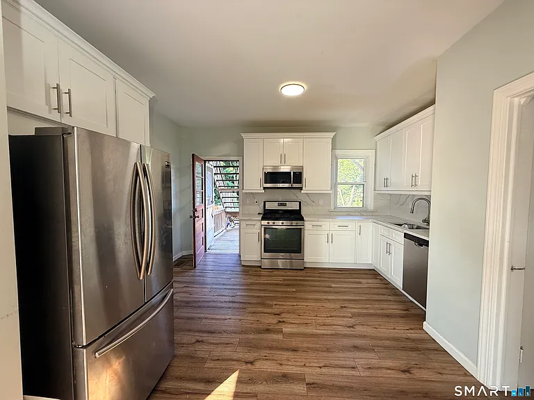 26 Taylor Ave — Photo 7