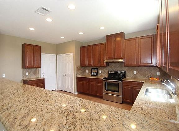 4th image of 103 Settlers Home Dr