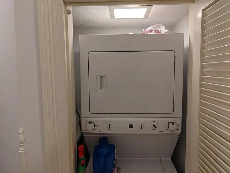 420 Warren Cres #1 — Photo 15