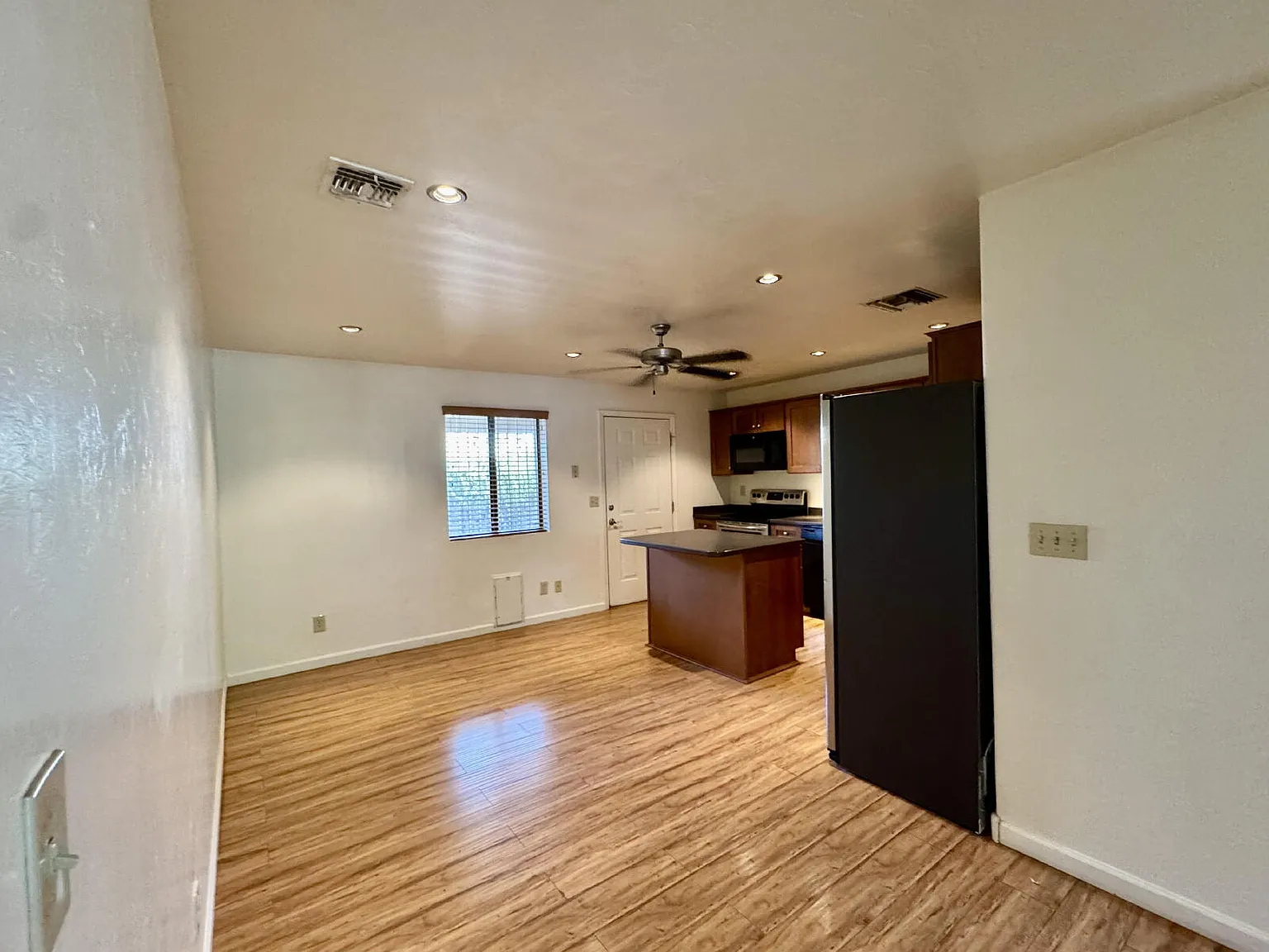 4 bed, 2.0 bath, $2,297 — Photo 4
