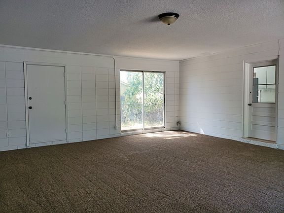4th image of 6 Emerald Court Dr
