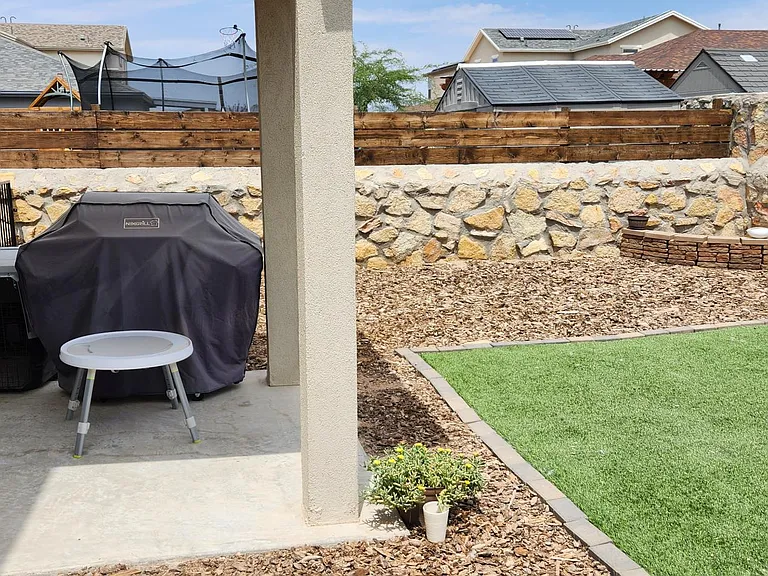 12257 Desert Snow Ct — Photo 9
