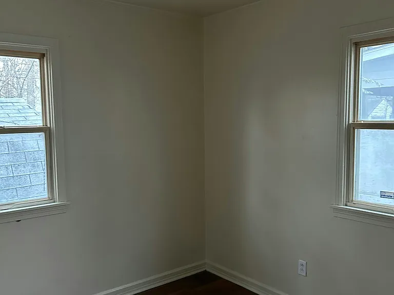 1347 Kingsley Ave — Photo 5