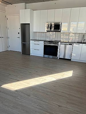 1st image of 21 Linden Blvd #605