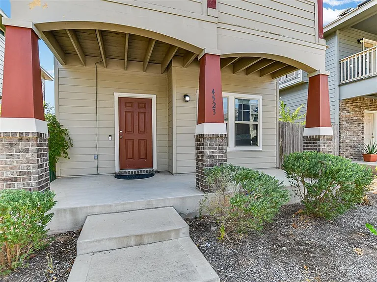 4523 Graceful Ln — Photo 2