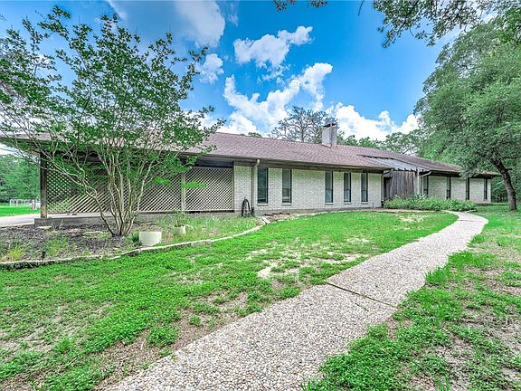5th image of 4992 Whispering Oaks Dr